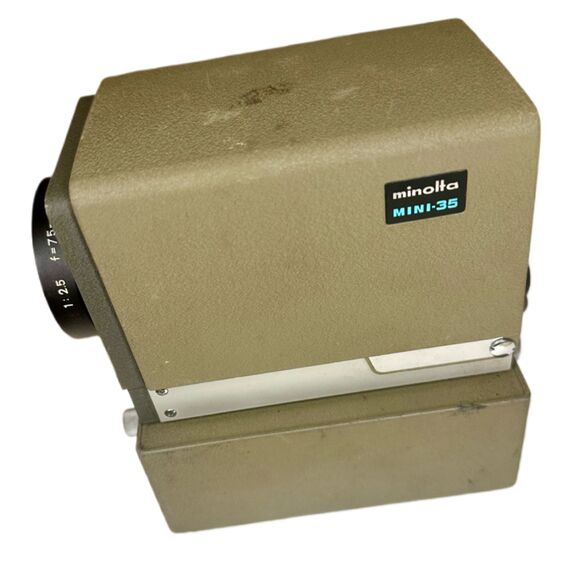 Vintage 1950s Mini Minolta Projector w/ Case Made in Japan Works Great ** - Picture 2 of 10